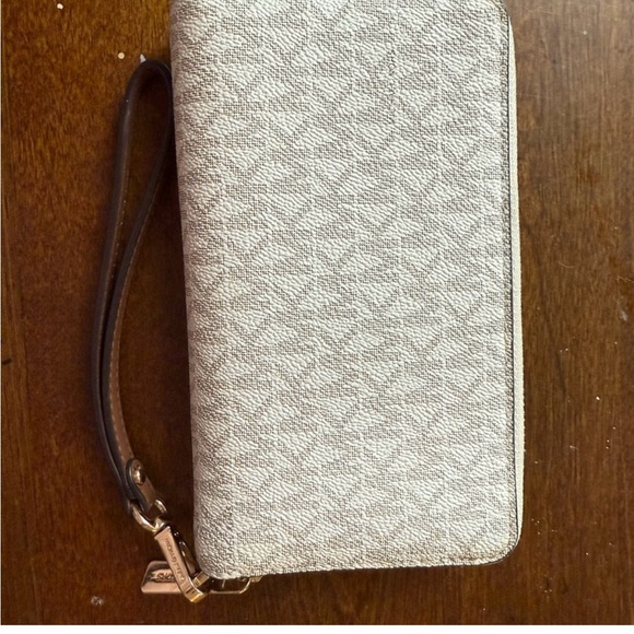 Michael Kors Cream and Gold Wristlet - Picture 2 of 3